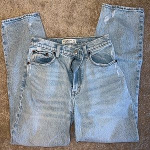 Abercrombie 90s Straight Ultra High Rise
